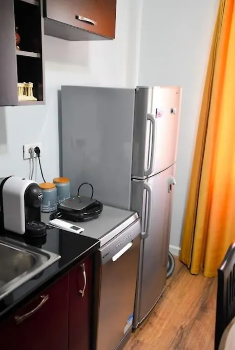 Claire'S Cosy Flat Central Berat Apartment