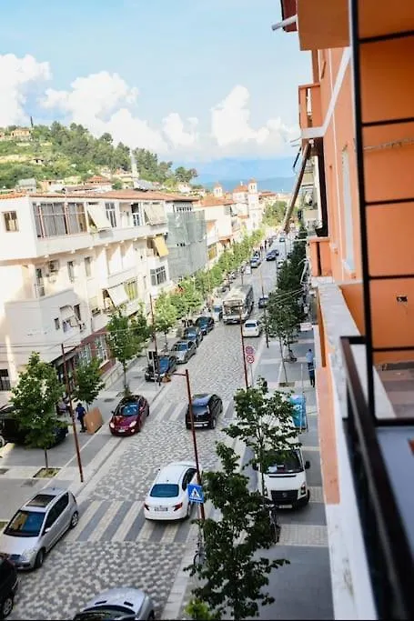 Claire'S Cosy Flat Central Berat Apartment