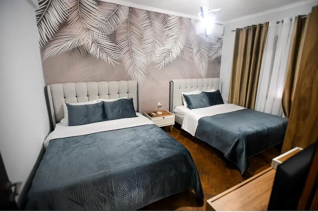 Claire'S Cosy Flat Central Berat